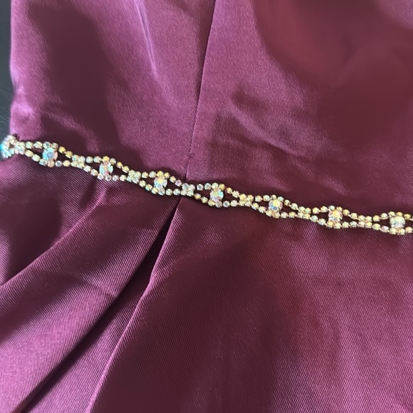 Beautiful Formal dress size 9 - Picture 3 of 8